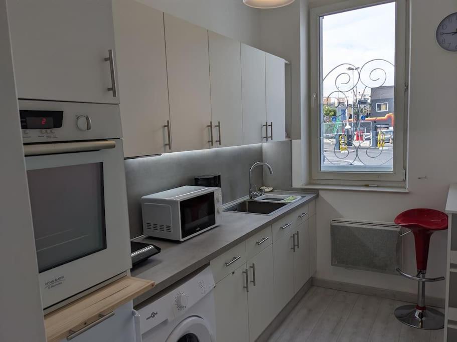 Apartment Joli T2 Meuble De 20 M² Situee A 2 Minutes A Pied Du Metro Marseille