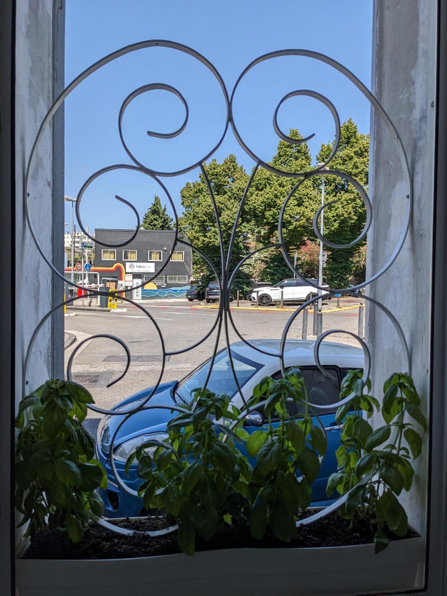 Apartment Joli T2 Meuble De 20 M² Situee A 2 Minutes A Pied Du Metro
