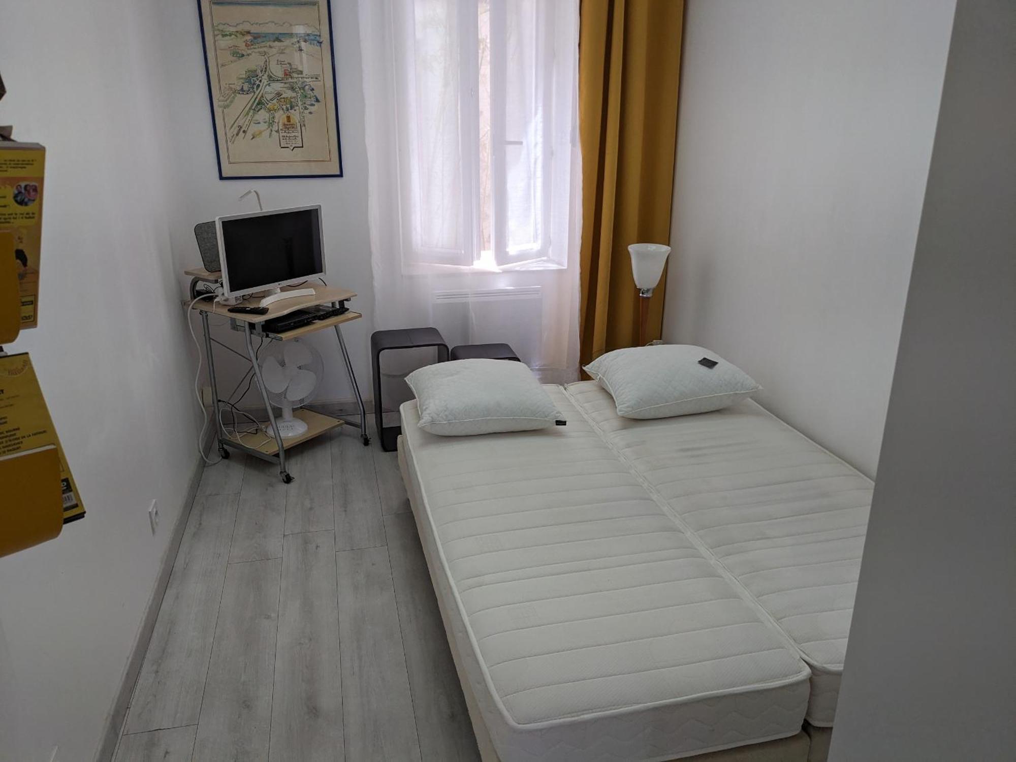 Joli T2 Meuble De 20 M² Situee A 2 Minutes A Pied Du Metro Apartment Marseille