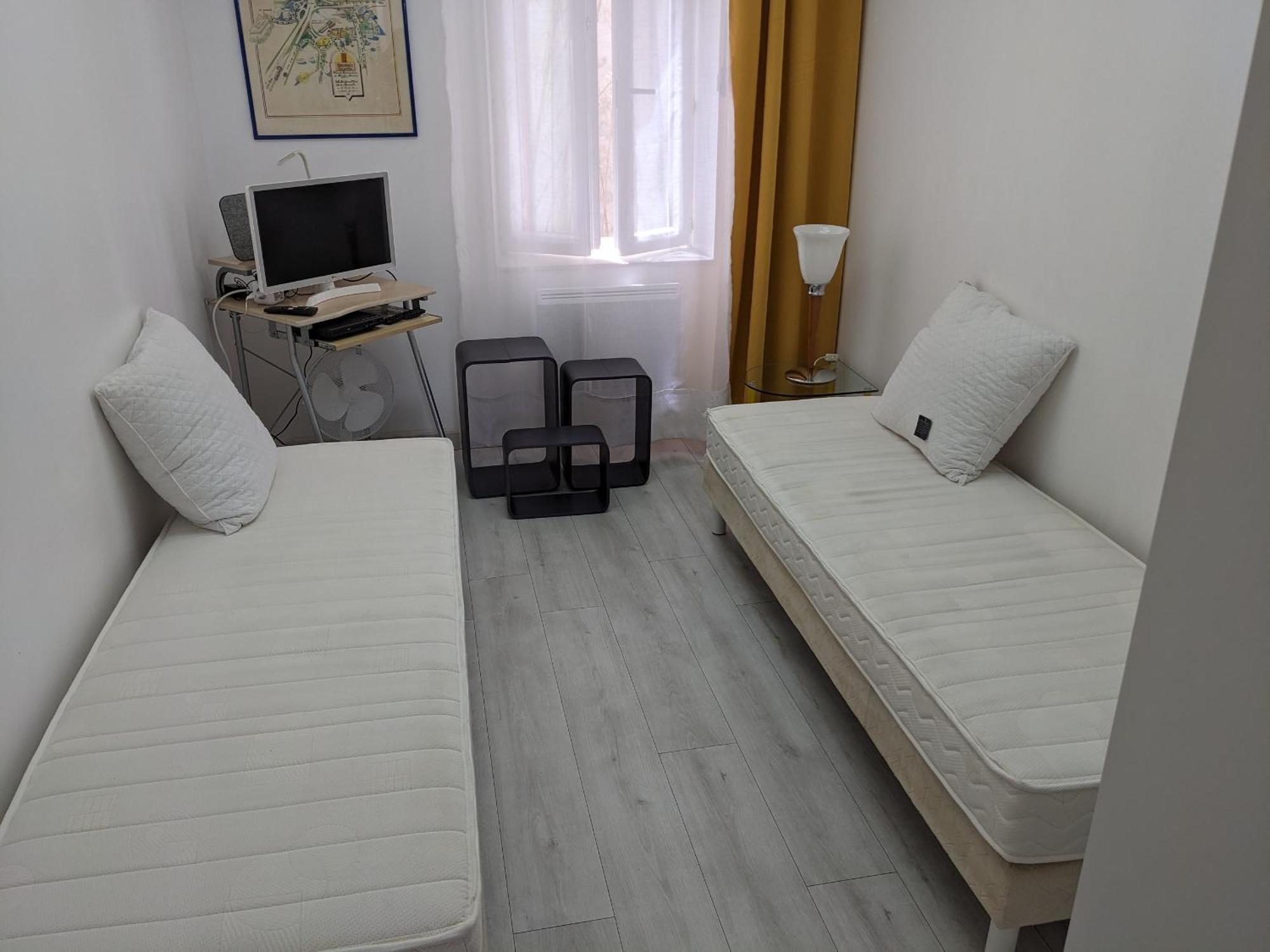 Joli T2 Meuble De 20 M² Situee A 2 Minutes A Pied Du Metro Apartment