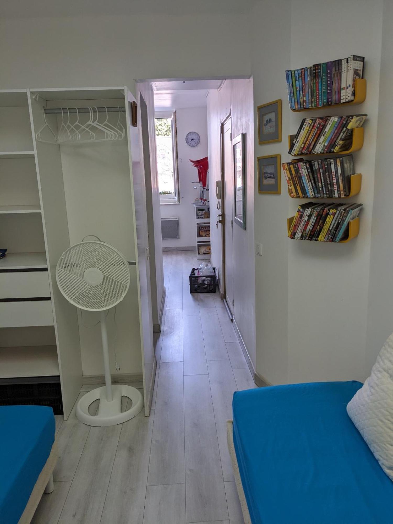 Joli T2 Meuble De 20 M² Situee A 2 Minutes A Pied Du Metro Apartment *